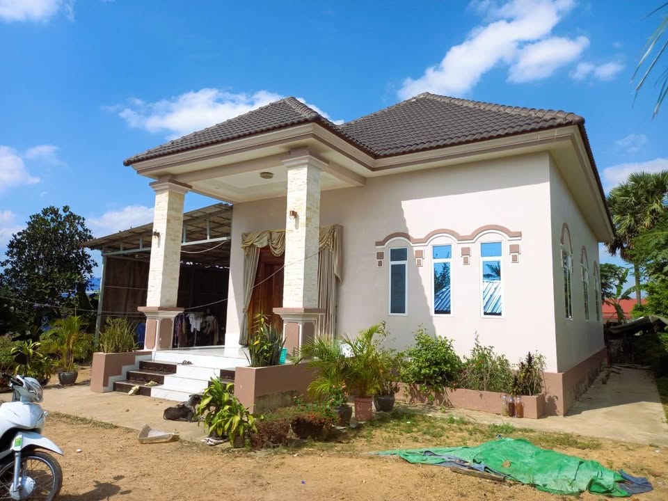 Cozy 1-Bedroom House for Rent in Kampot Town