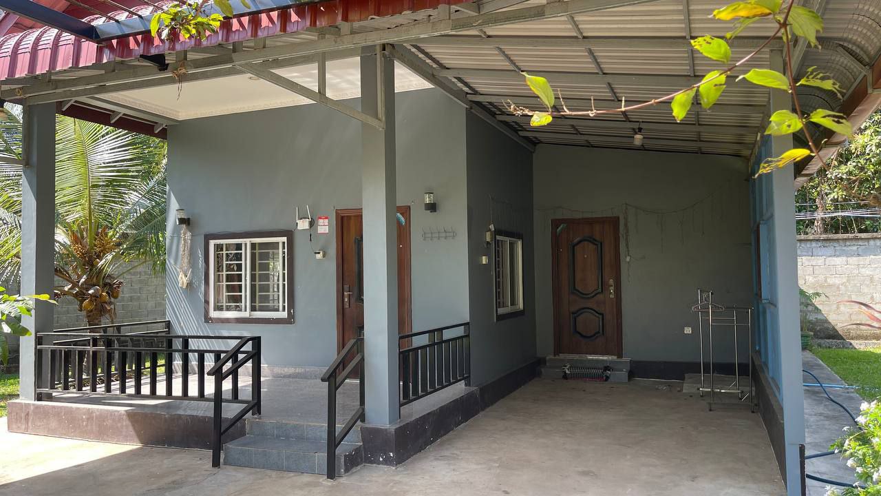 Cozy 1-Bedroom House with Private Garden for Rent